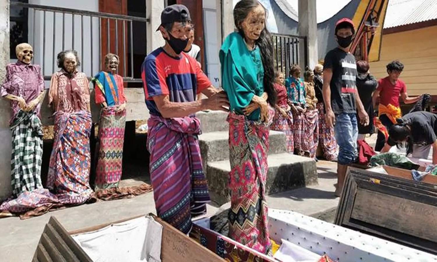 7 Tradisi Terunik di Indonesia, Ada yang Bikin Merinding