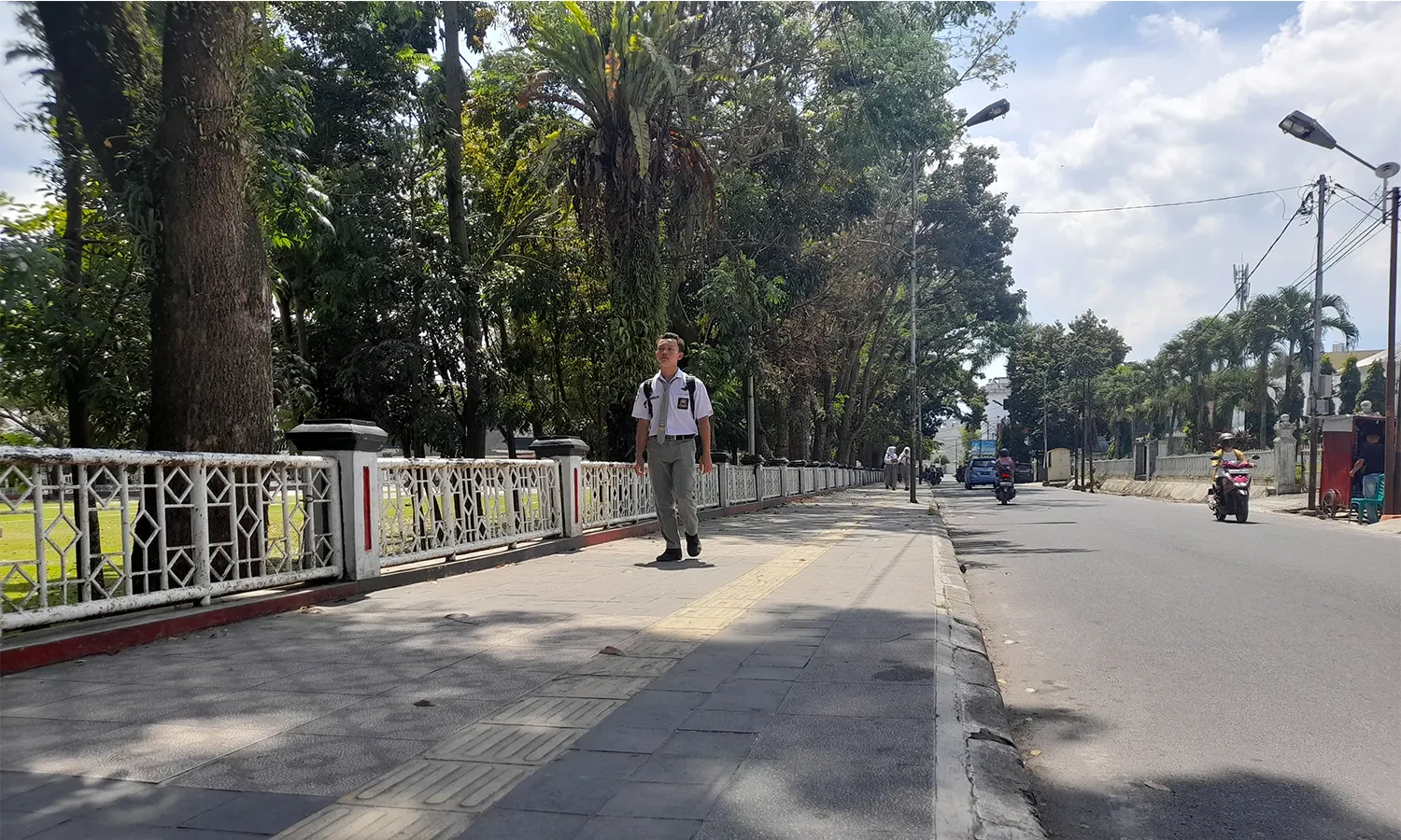 Infrastruktur Trotoar Terbatas, Orang Indonesia Malas Jalan Kaki