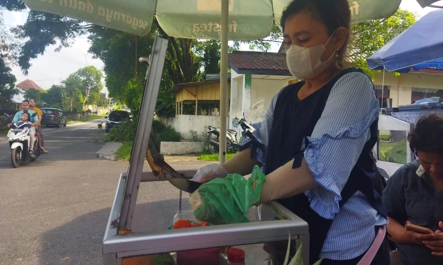 Agar Higienis, Pedagang Kaki Lima di Pematang Siantar Wajib Pakai Masker