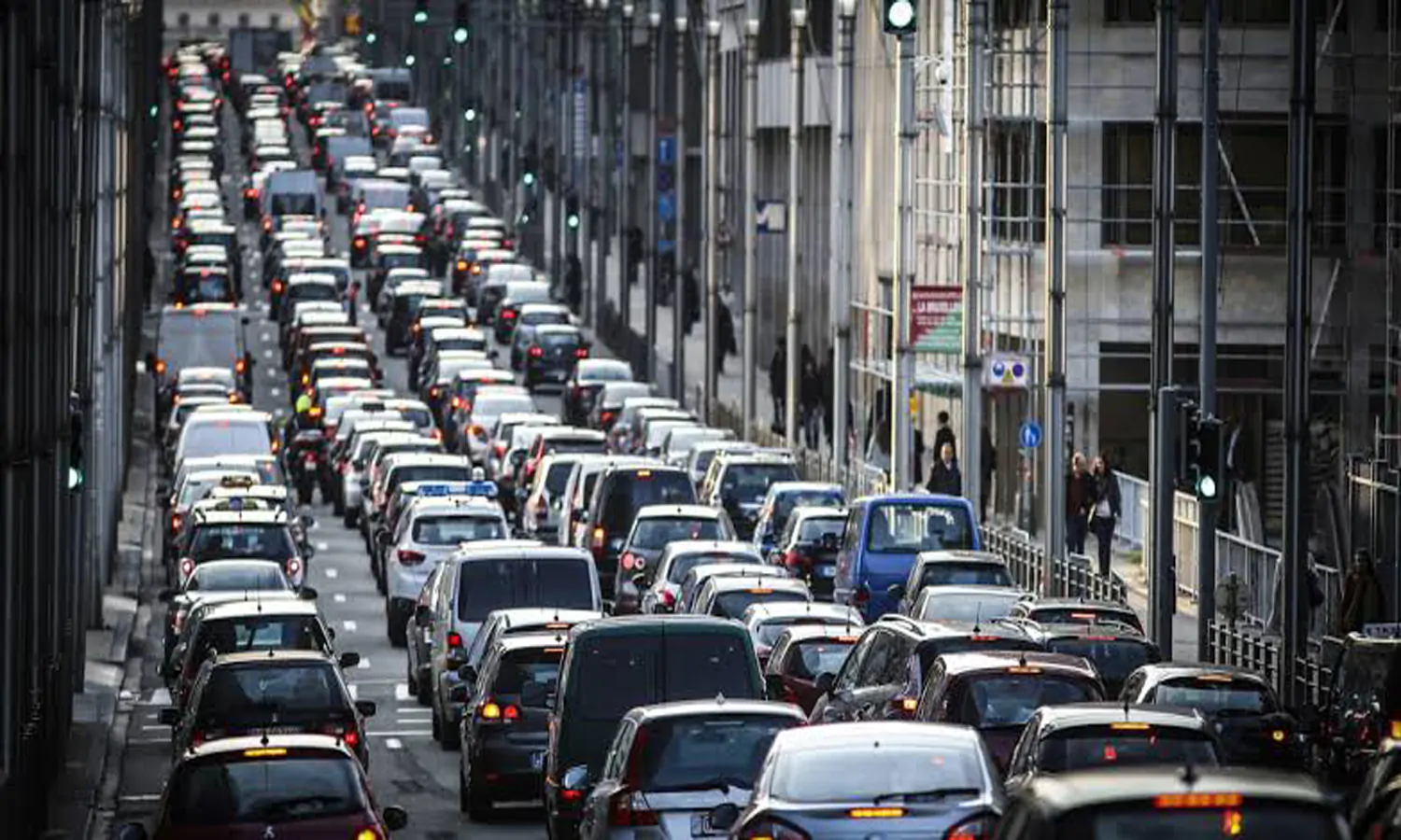 UE Bakal Larang Penjualan Kendaraan Berbahan Bakar Fosil pada 2035