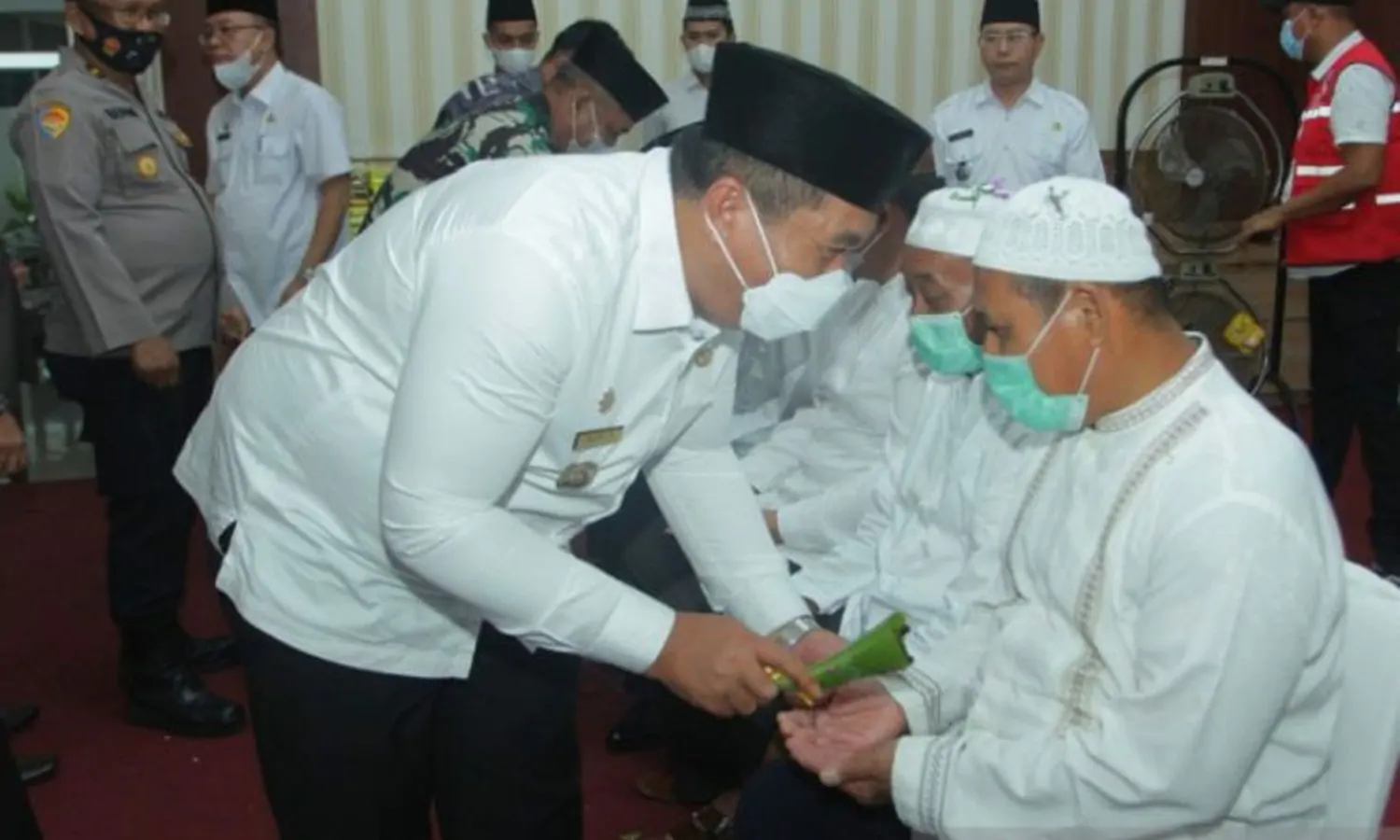 Wakil Bupati Asahan Upah upah 156 Calon Jemaah Haji