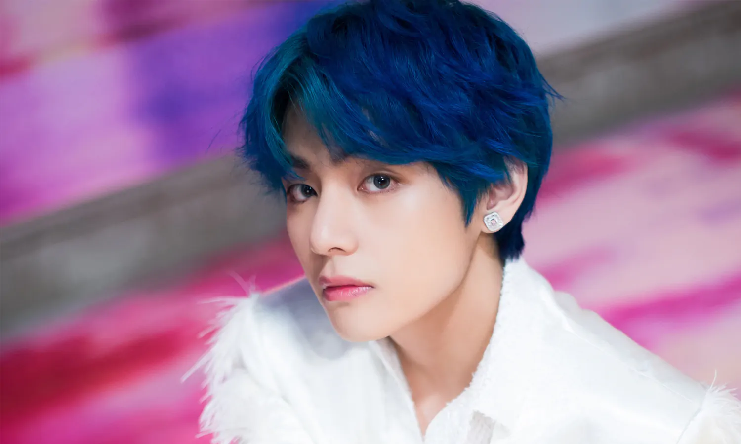 Alami Demam dan Sakit Tenggorokan, V BTS Dikonfirmasi Covid-19