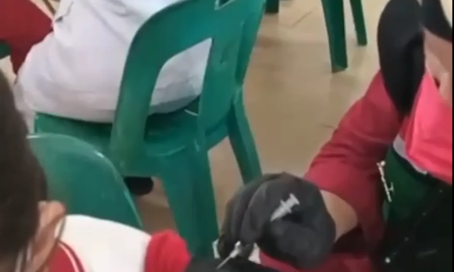 Polisi Selidiki Video Viral Penyuntikan Vaksin Kosong