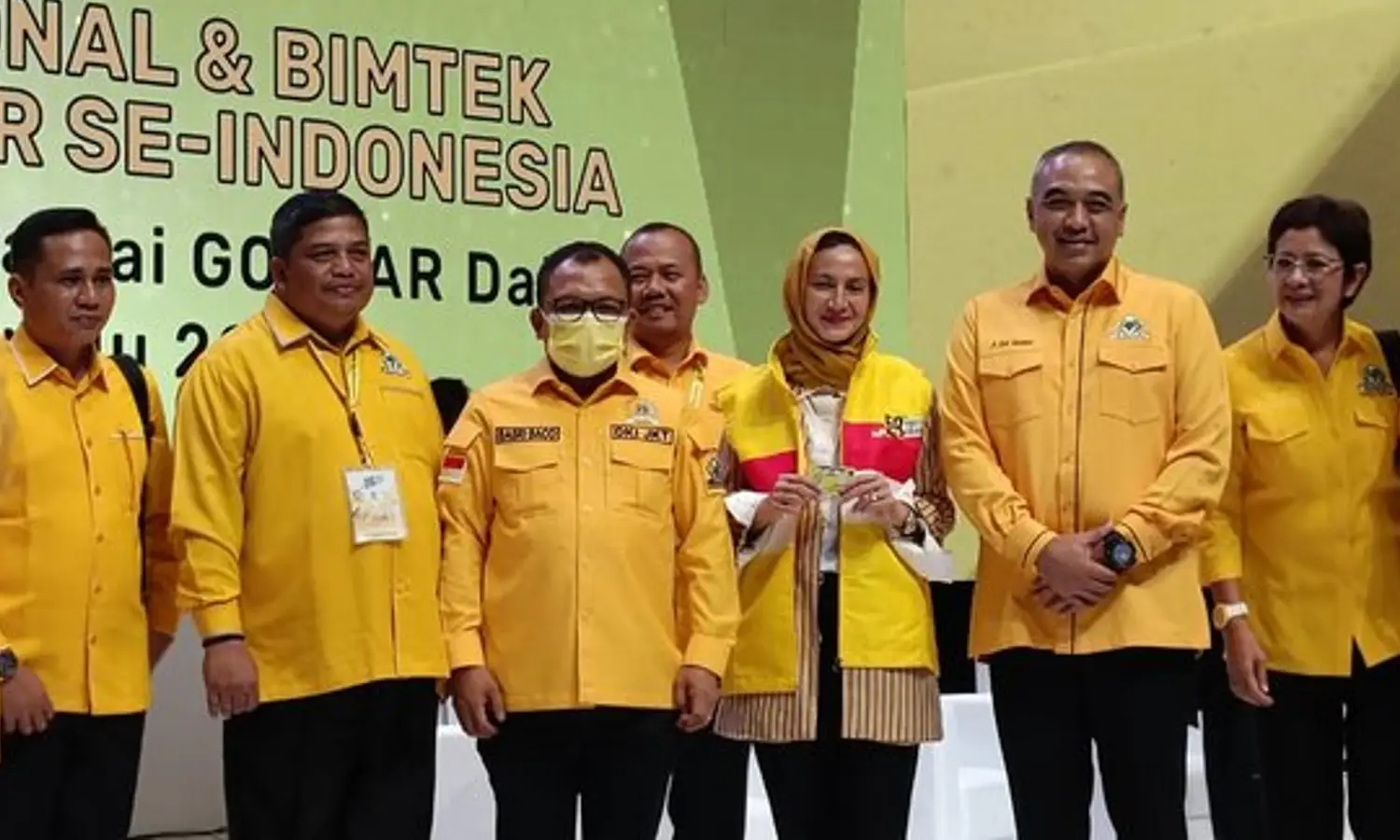 Hengkang dari NasDem, Wanda Hamidah Resmi Gabung ke Golkar