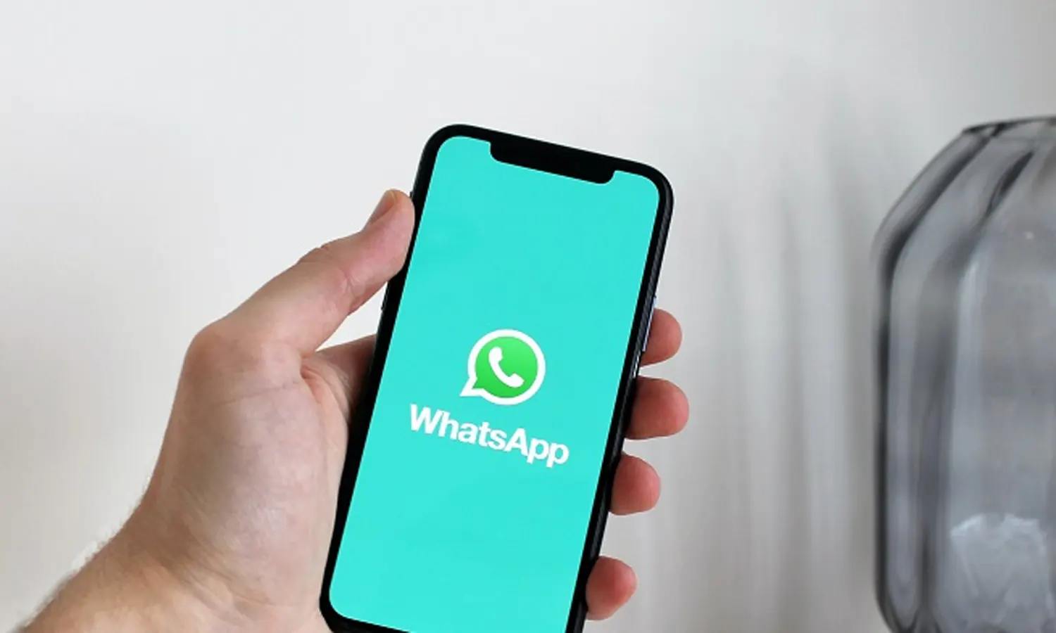 WhatsApp Hadirkan Fitur Channel Mirip Telegram