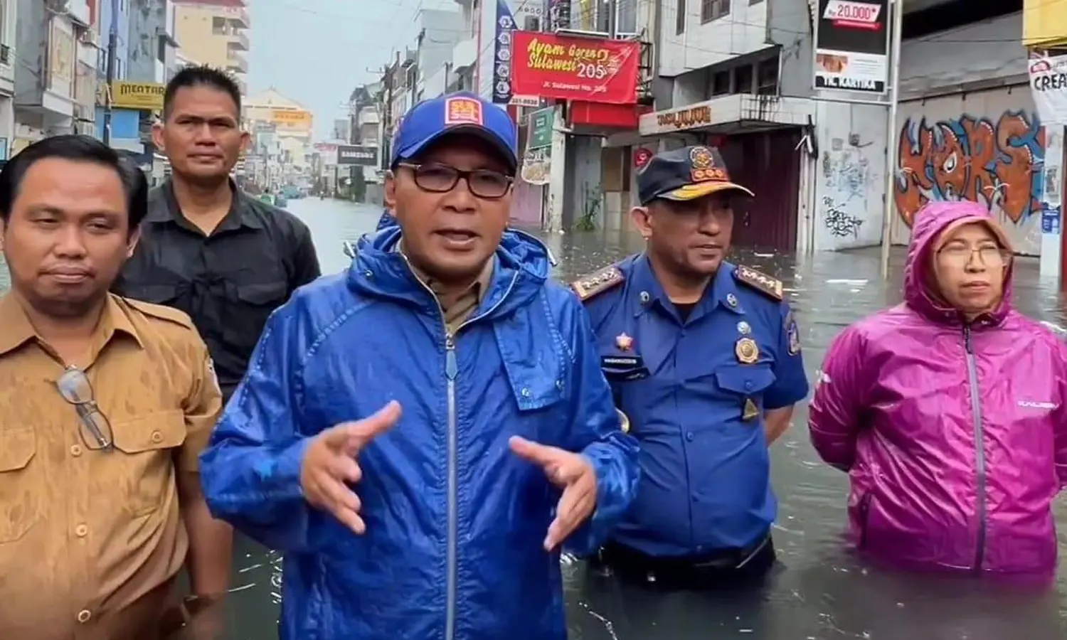 Walkot Makassar Liburkan Semua Sekolah Imbas Banjir Rendam Seluruh Kota