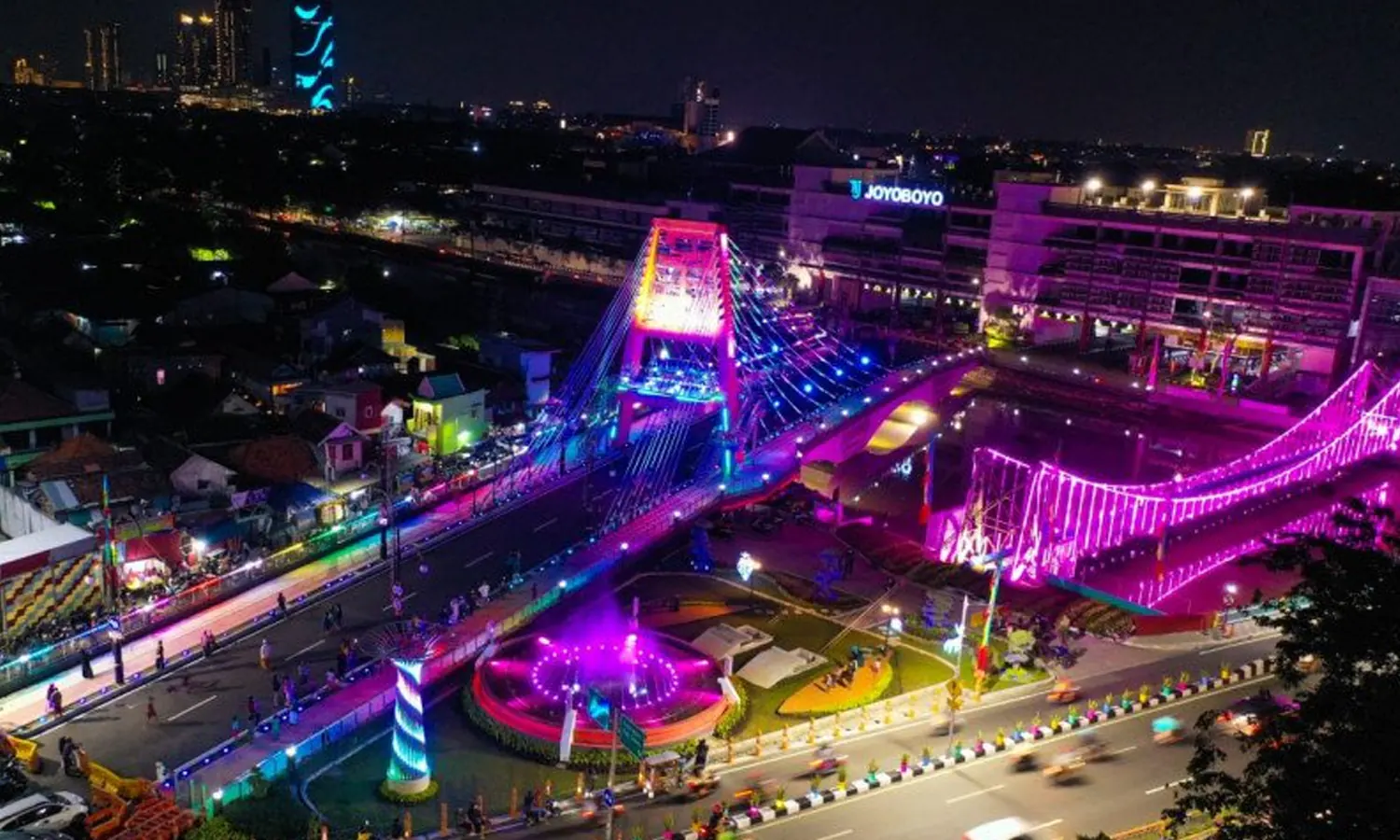 10 Tempat Wisata Malam di Surabaya Paling Indah