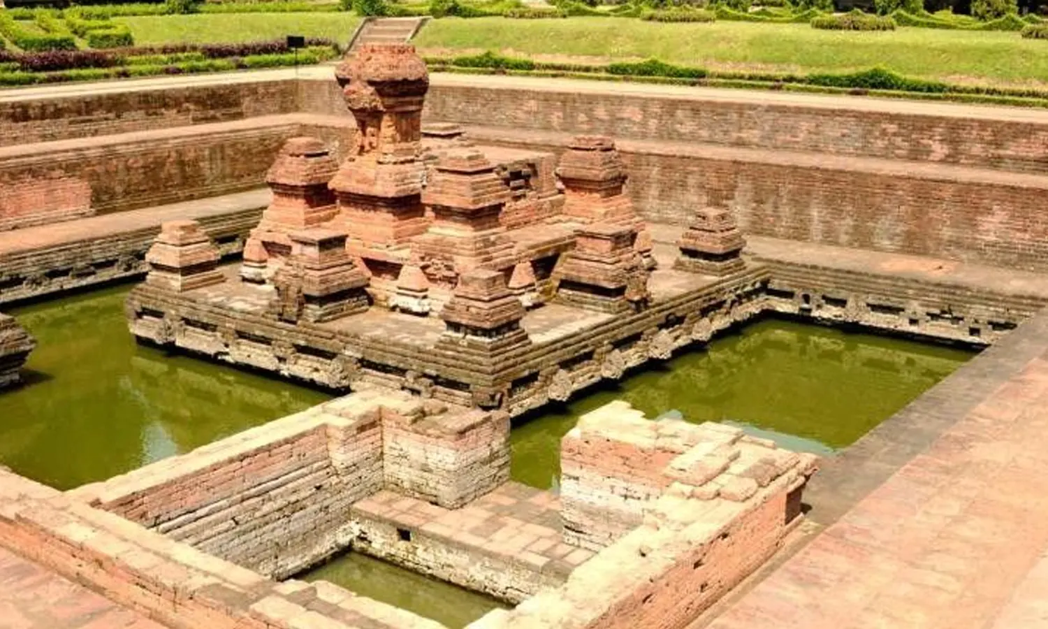 7 Tempat Wisata Bersejarah di Mojokerto, Spirits of Majapahit
