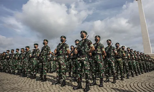 Pengamanan Kejaksaan oleh TNI Tuai Sorotan: Legitimasi atau Politisasi?