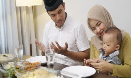 7 Tips Jitu Mengajarkan Puasa di Bulan Ramadhan pada Anak