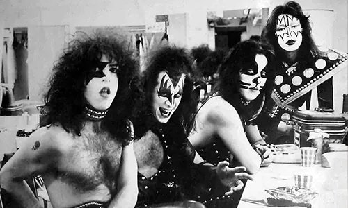 KISS: Band Metal Ikonik dan Lika-liku Perjalanan