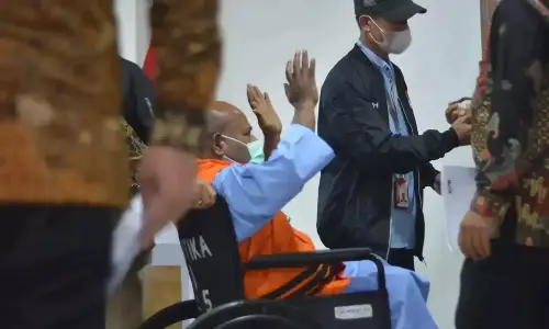 Vonis Lukas Enembe Diperberat jadi 10 Tahun, Pengamat: Harusnya Lebih!