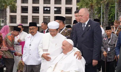 Membaca Fratelli Tutti Karya Paus Fransiskus dari Jarak Dekat