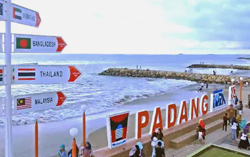 Pantai di Padang
