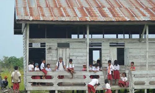 Ujung Tanduk Mimpi Indonesia Capai Generasi Emas