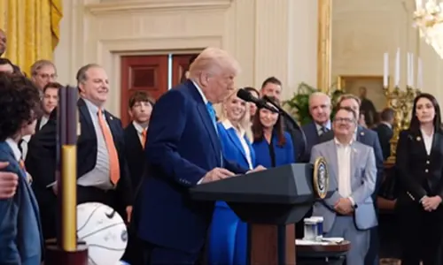 Trump Keluarkan Larangan Masuk AS untuk Warga dari 12 Negara